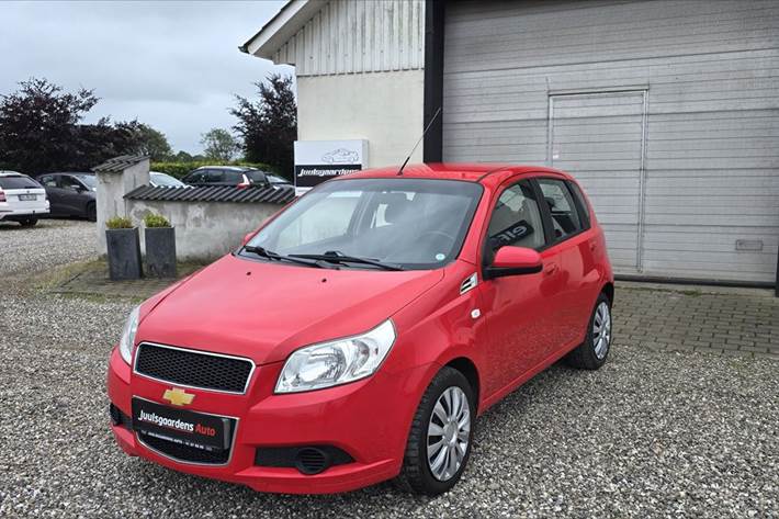 Rød Chevrolet Aveo fra 2010