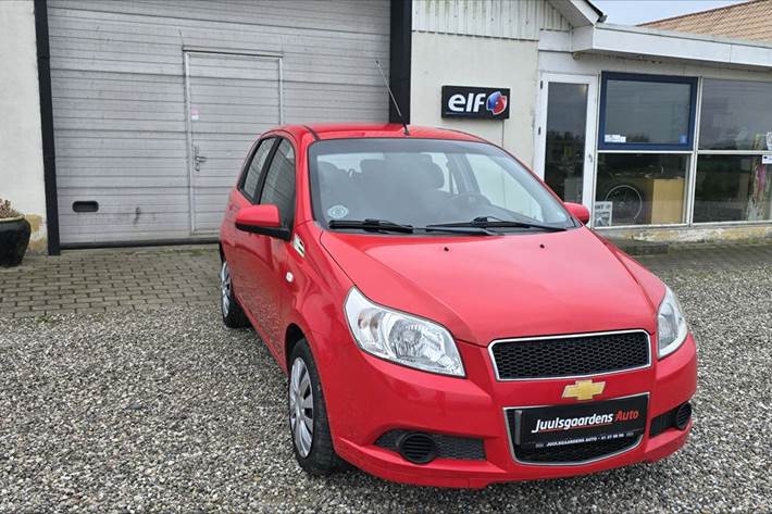 Rød Chevrolet Aveo fra 2010