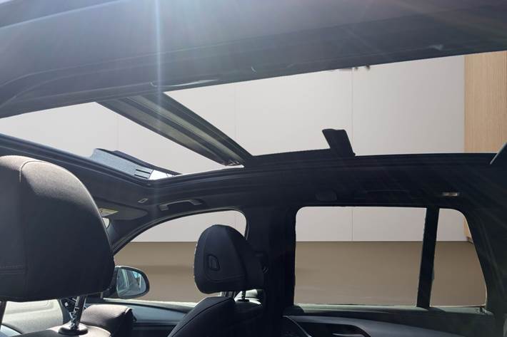 Grå BMW iX3 fra 2025