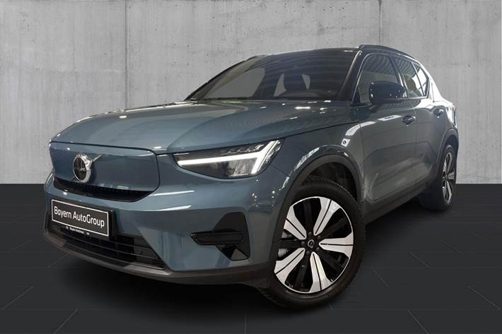 Blå Volvo XC40 fra 2023