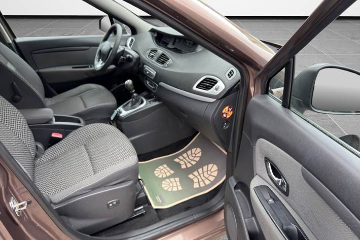 Brun Renault Grand Scenic III fra 2012
