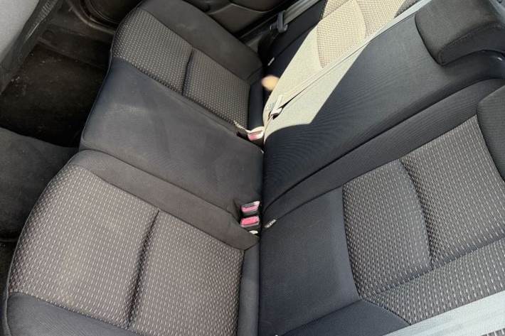 Blå Hyundai i30 fra 2008