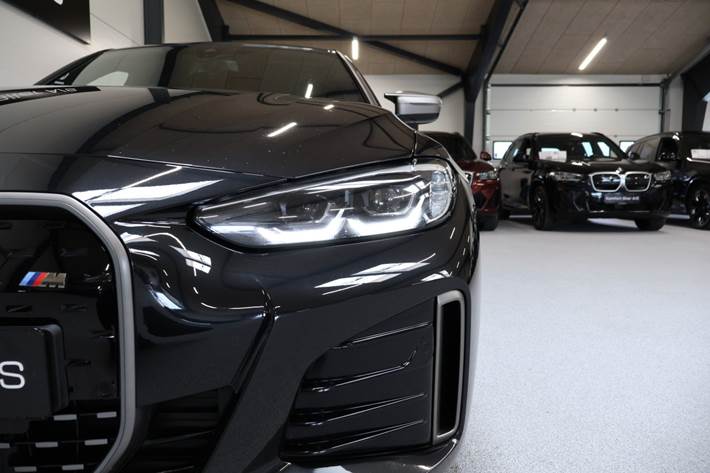 Sort BMW i4 fra 2023