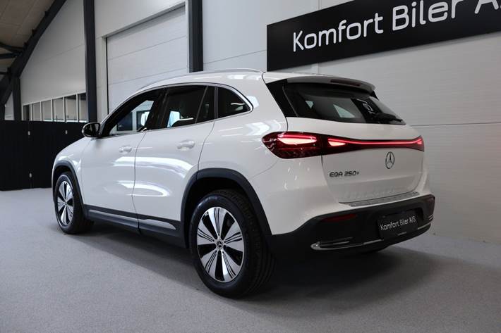 Hvid Mercedes EQA250+ fra 2025