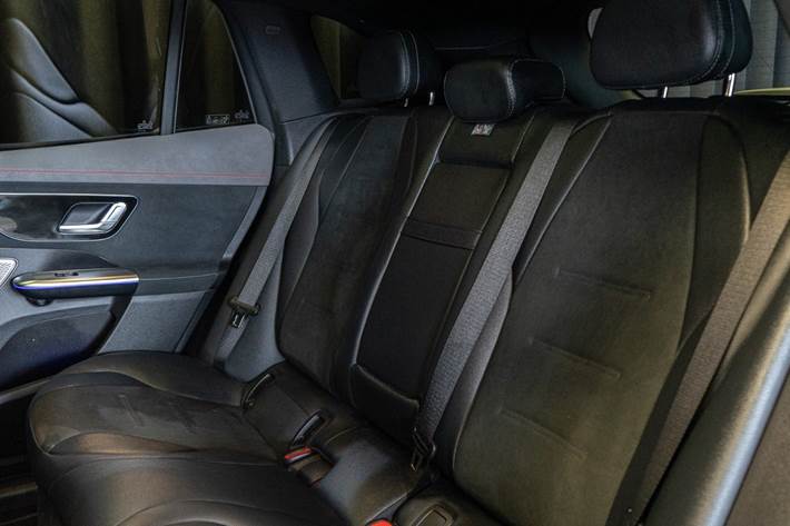 Sort Mercedes EQE350 SUV fra 2025
