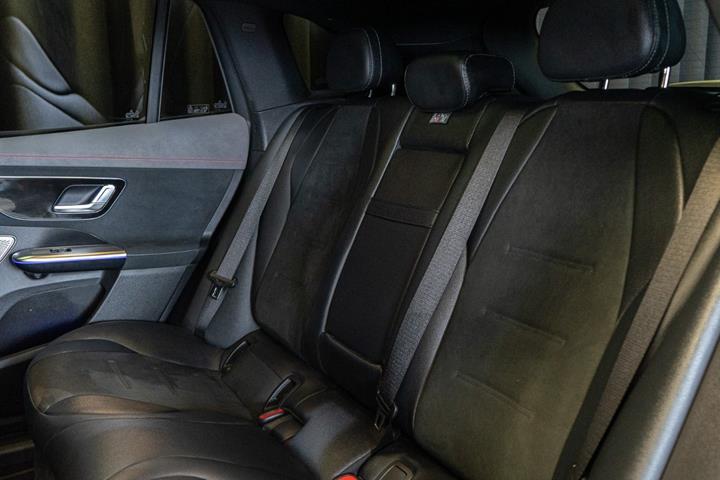 Sort Mercedes EQE350 SUV fra 2025