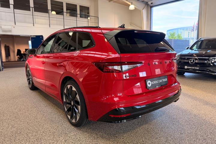 Rød Skoda Enyaq fra 2022