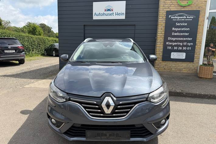 Grå Renault Megane IV fra 2018