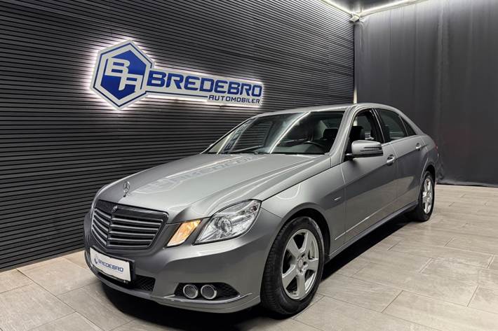 Grå Mercedes E200 fra 2011
