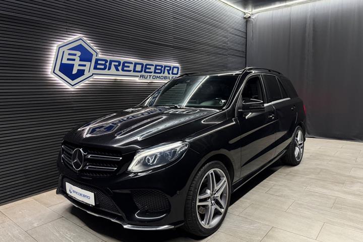 Sort Mercedes GLE350 d fra 2016 set udefra