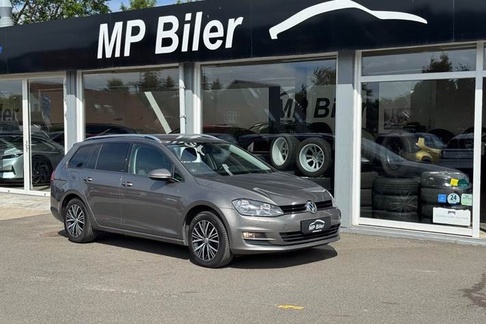 Grå VW Golf VII fra 2017