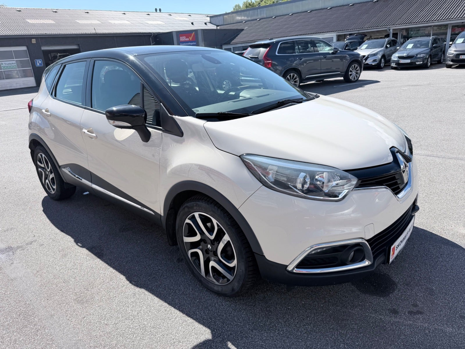 Beige Renault Captur fra 2014