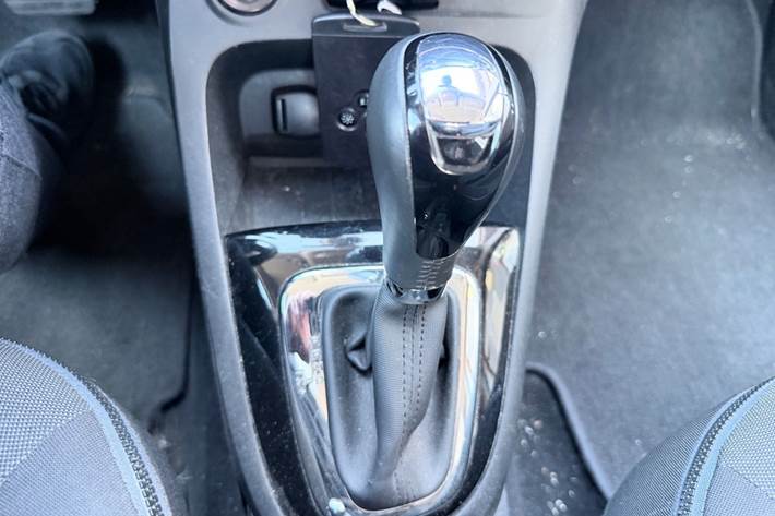 Beige Renault Captur fra 2014