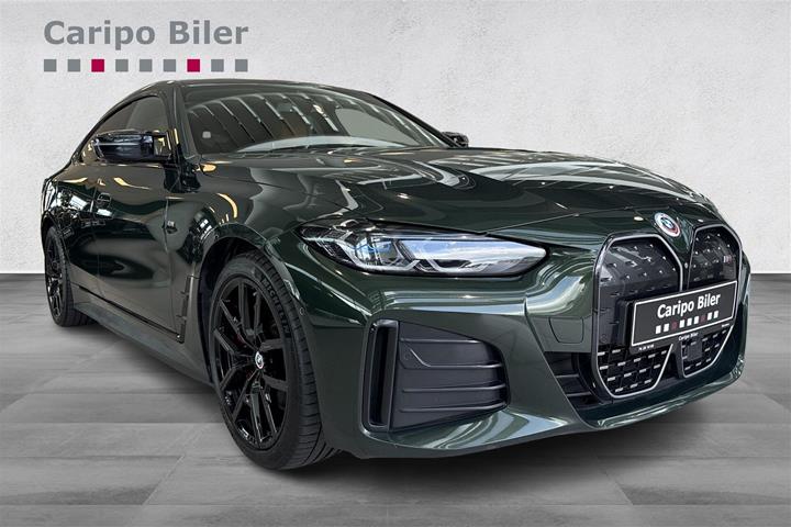 Grøn BMW i4 fra 2022 set udefra