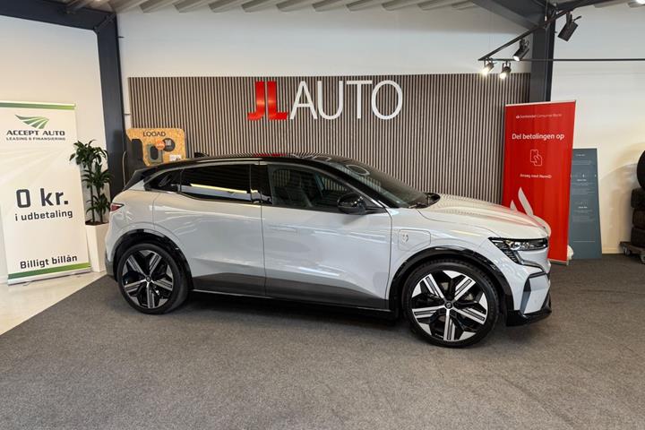 Sølv Renault Megane E-Tech fra 2022