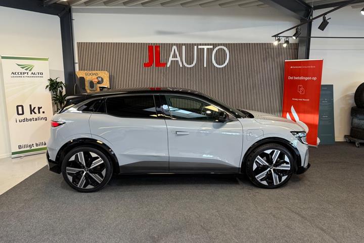 Sølv Renault Megane E-Tech fra 2022