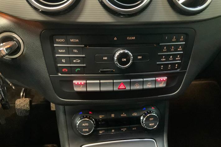 Hvid Mercedes B180 d fra 2016