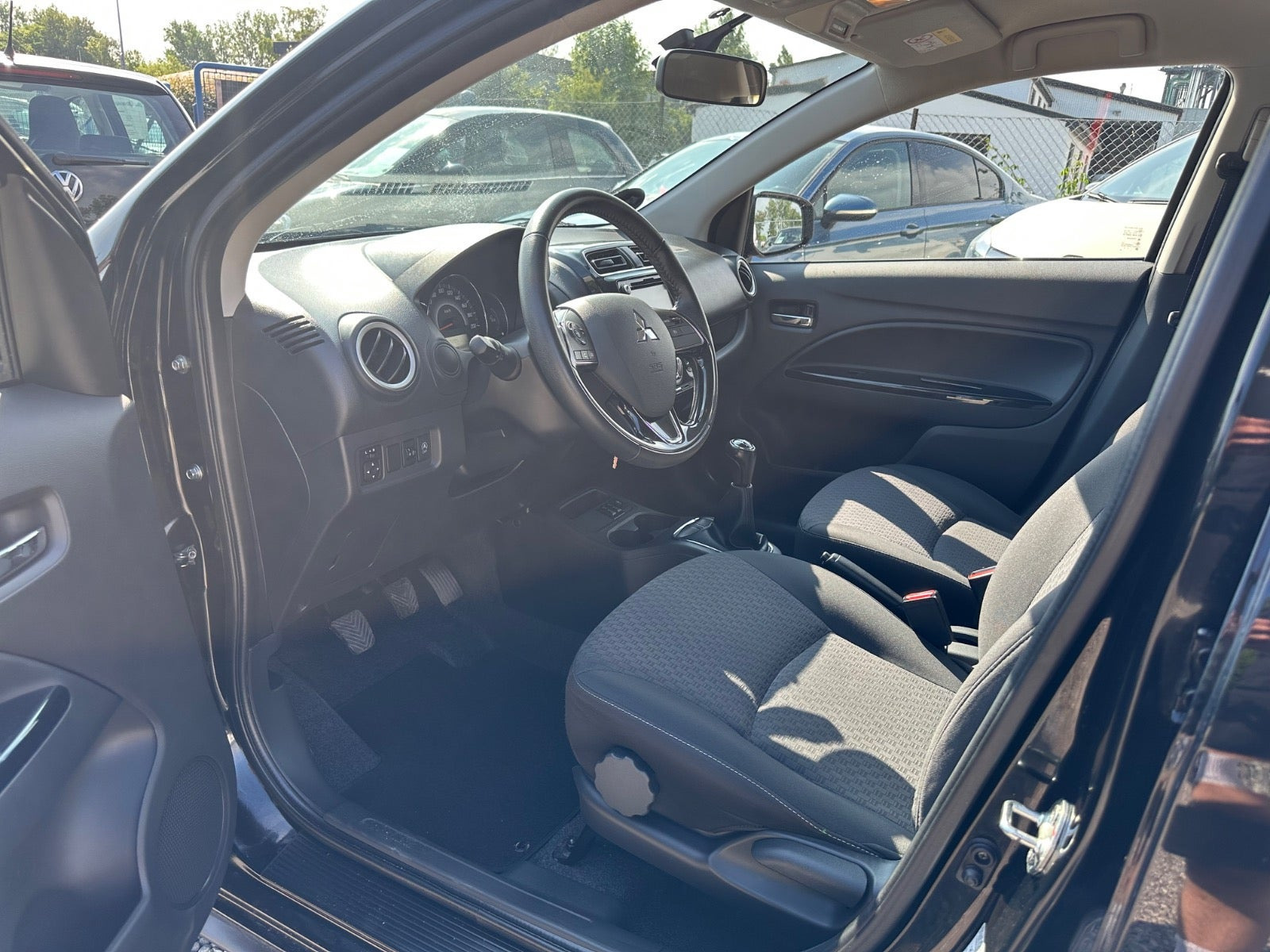 Sort Mitsubishi Space Star fra 2018