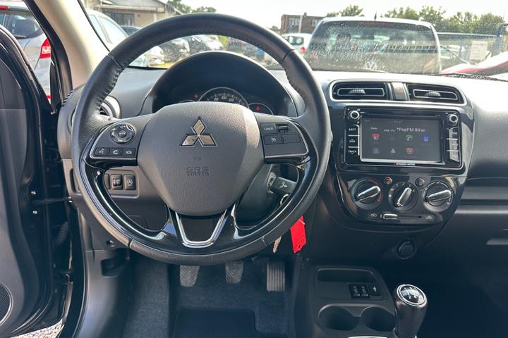 Sort Mitsubishi Space Star fra 2018