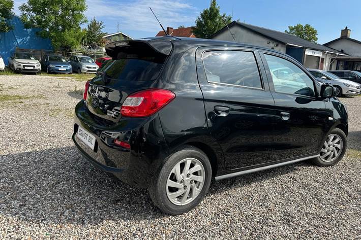 Sort Mitsubishi Space Star fra 2018