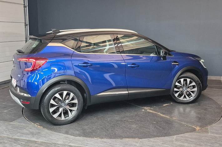 Blå Renault Captur fra 2021