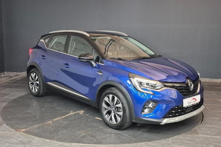 Blå Renault Captur fra 2021
