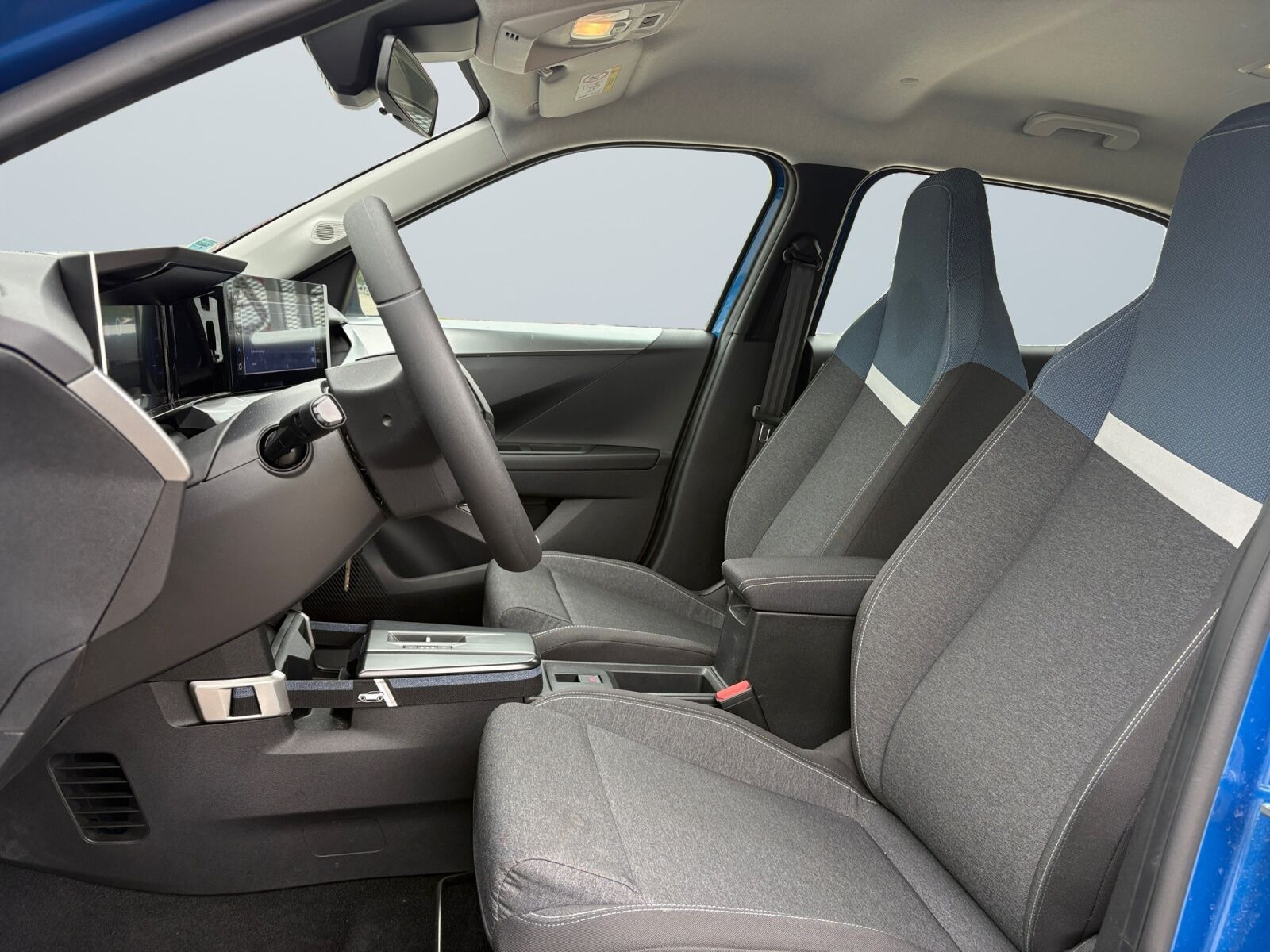 Blå Opel Frontera fra 2025