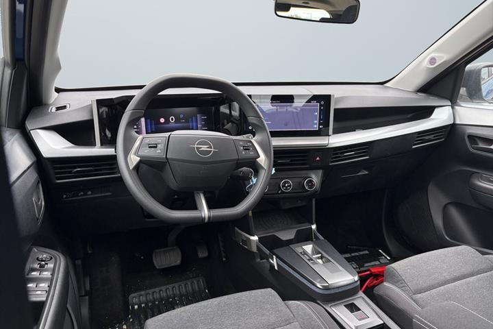 Blå Opel Frontera fra 2025
