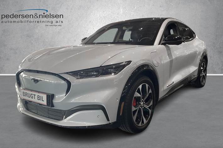 Hvid Ford Mustang Mach-E fra 2024