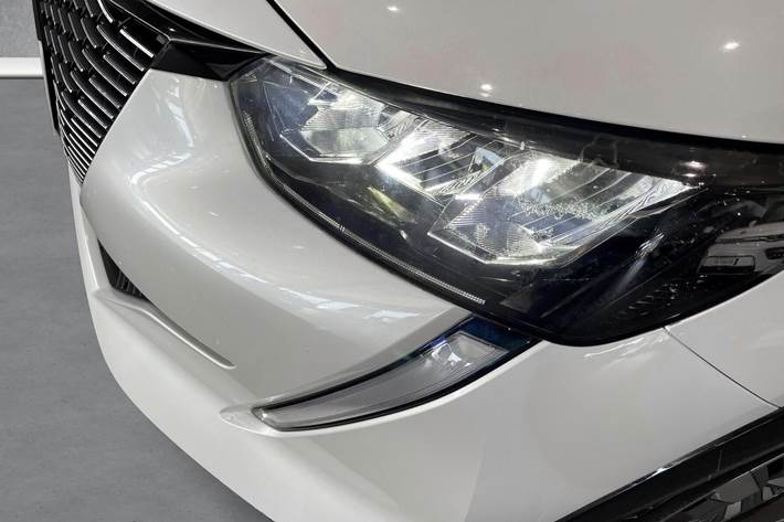 Hvid Peugeot e-208 fra 2020