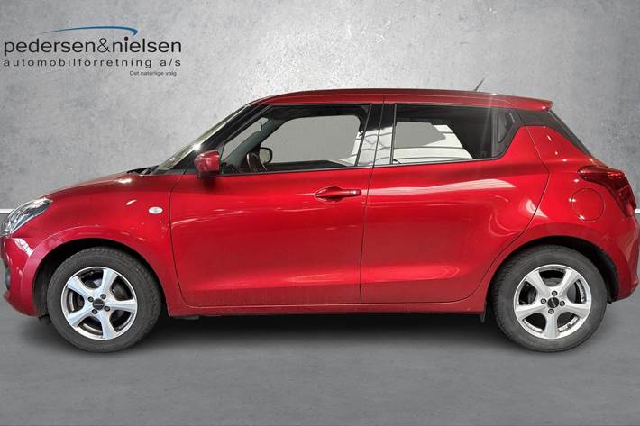 Rød Suzuki Swift fra 2021