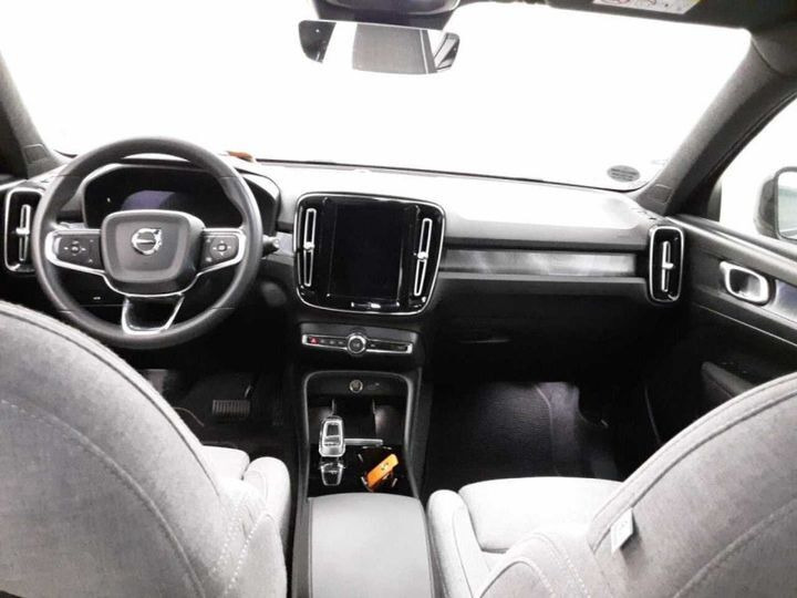 Grøn Volvo XC40 fra 2023