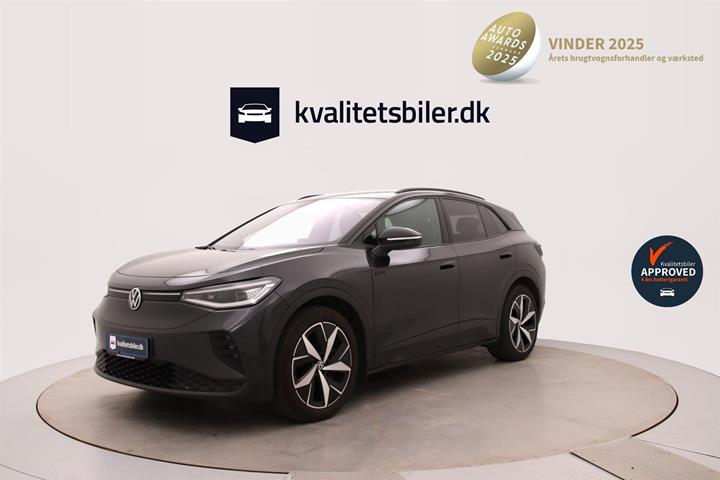 Grå VW ID.4 fra 2023 set udefra