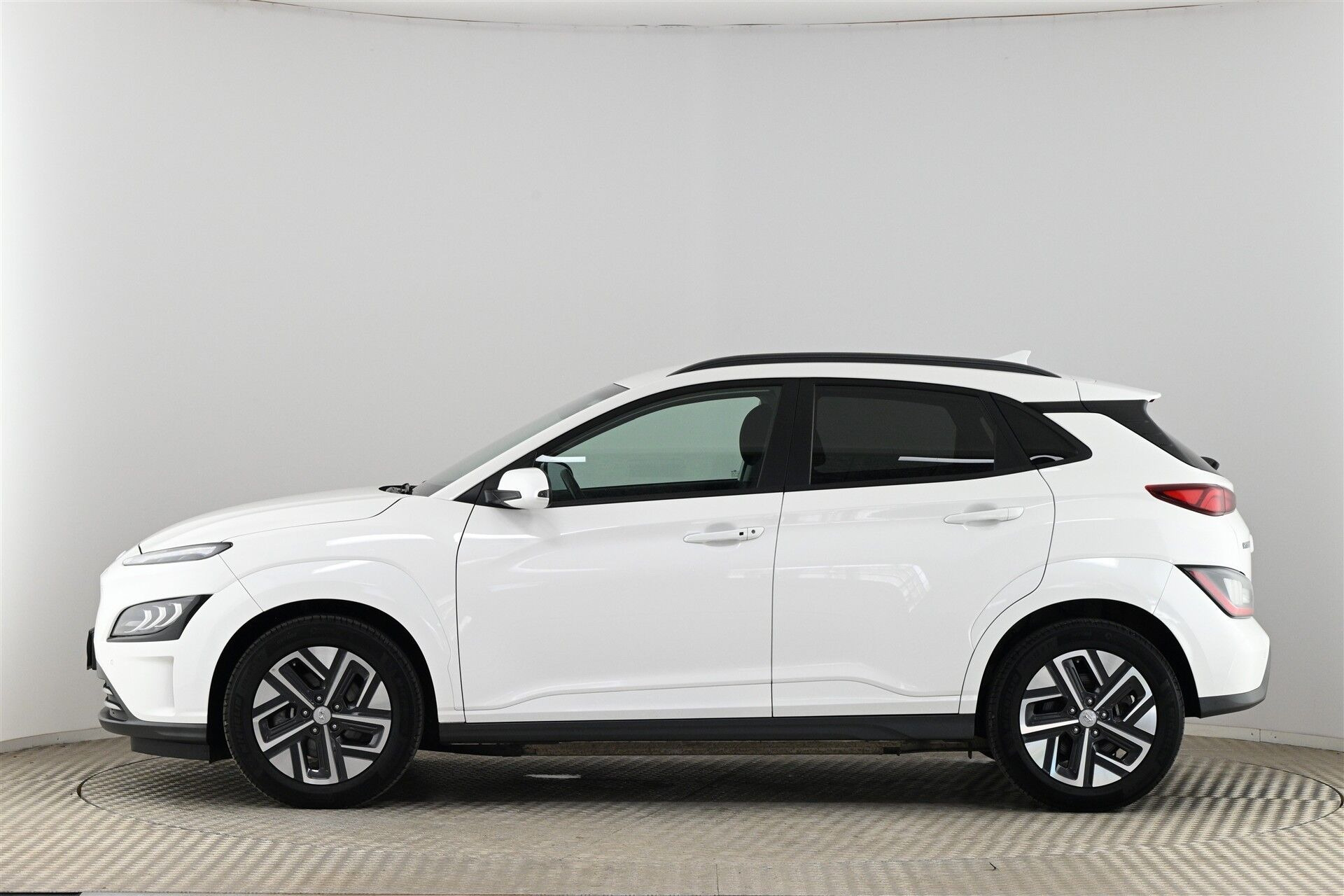 Hvid Hyundai Kona fra 2023