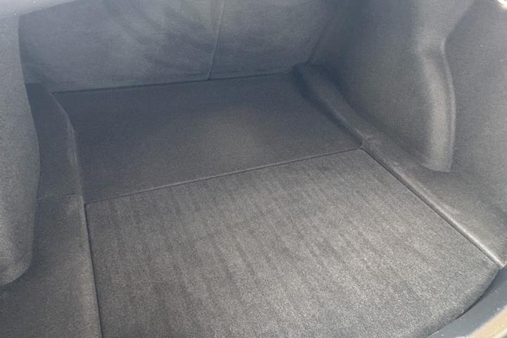 Hvid Tesla Model 3 fra 2023