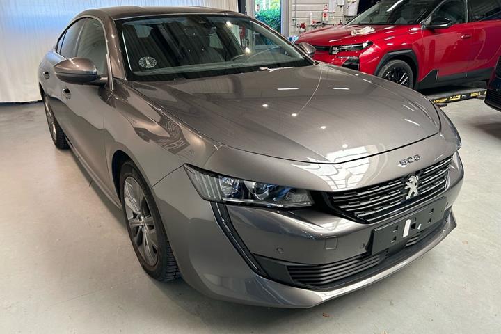 Grå Peugeot 508 fra 2021