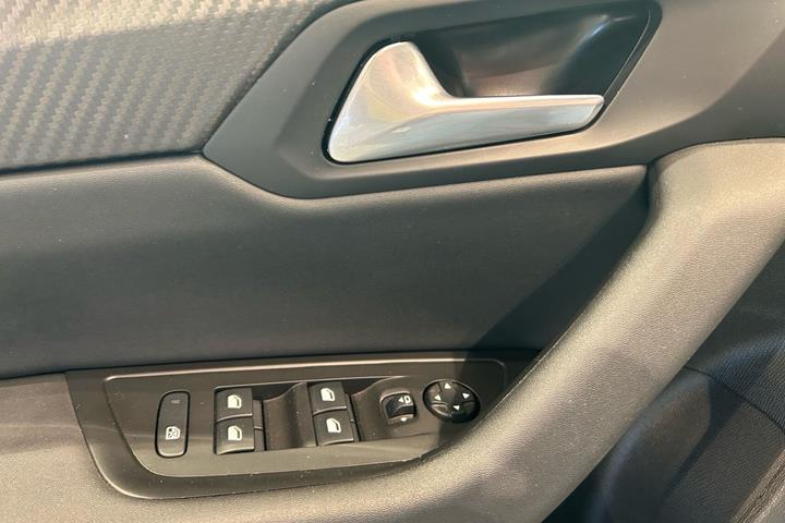 Grå Peugeot 508 fra 2021