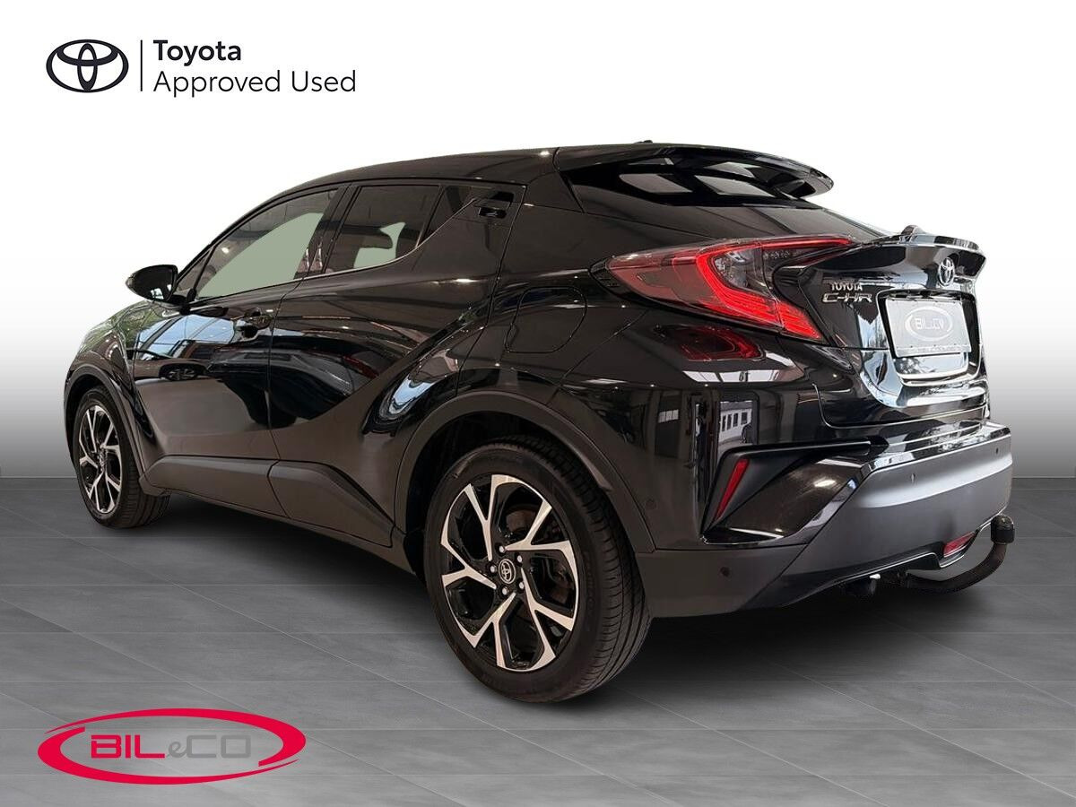 Sort Toyota C-HR fra 2019