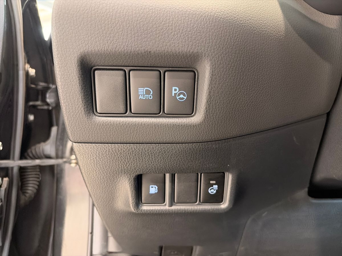 Sort Toyota C-HR fra 2019