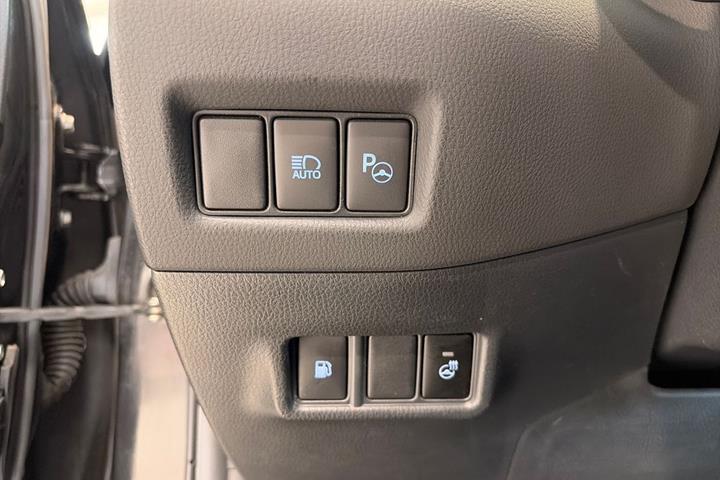 Sort Toyota C-HR fra 2019