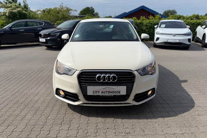 Orange Audi A1 fra 2011