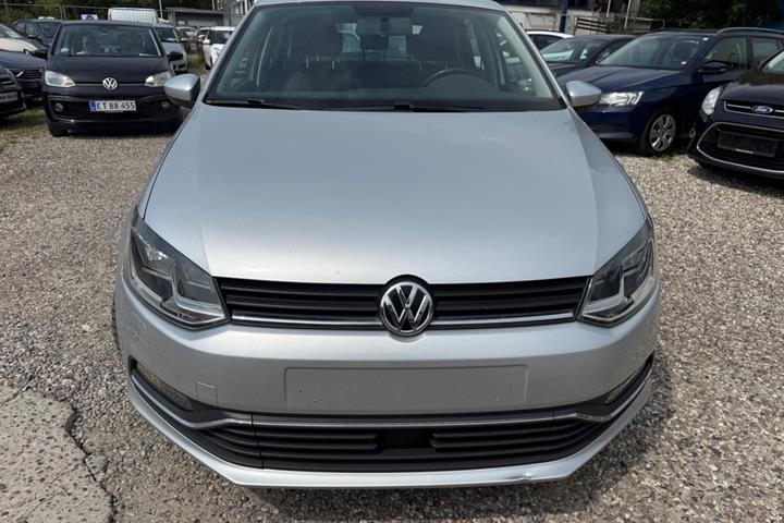 Sølv VW Polo fra 2015
