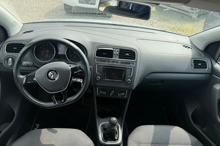 Sølv VW Polo fra 2015