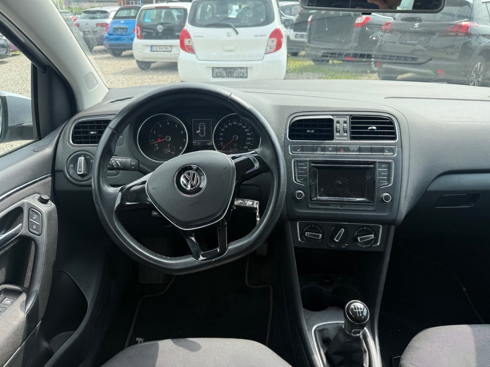 Sølv VW Polo fra 2015