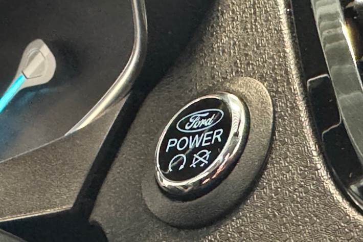 Grå Ford Fiesta fra 2016