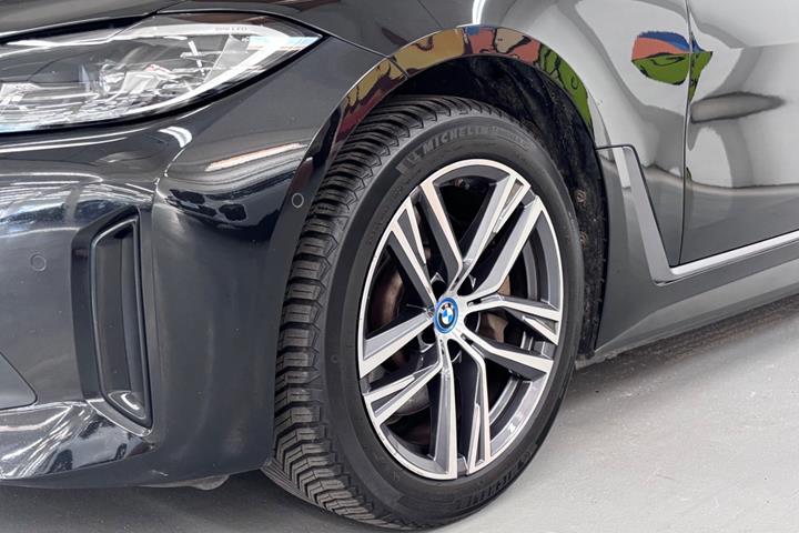 Sort BMW i4 fra 2022