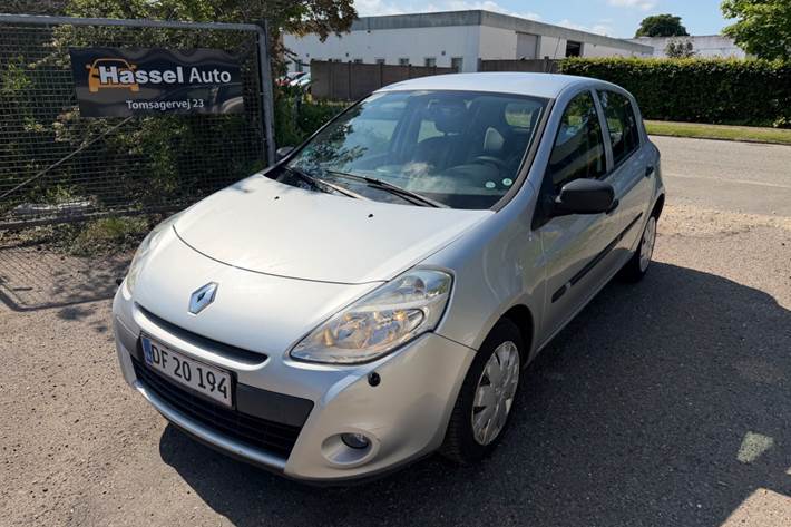 Grøn Renault Clio III fra 2011