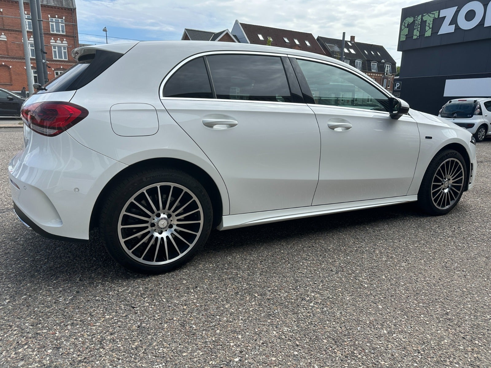 Sort Mercedes A250 e fra 2020