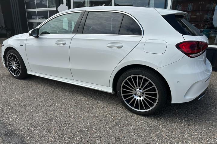 Sort Mercedes A250 e fra 2020