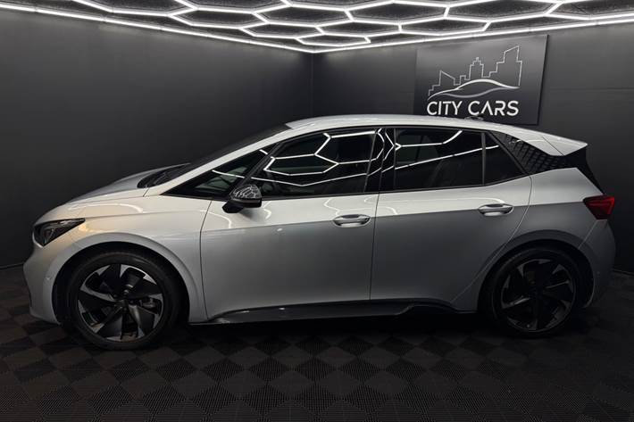 Sølv Cupra Born fra 2023